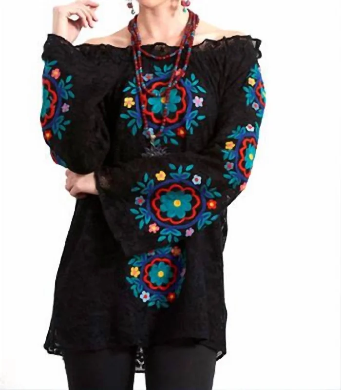 Pinata Peasant Top In Black