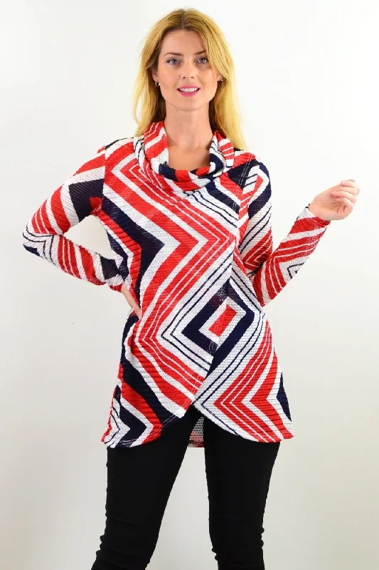 Abstract Lines Crossover Tunic Top