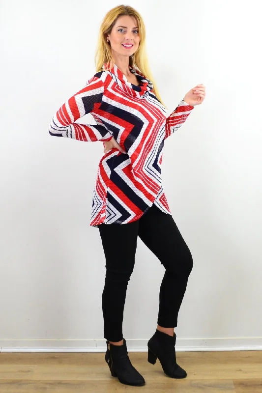 Abstract Lines Crossover Tunic Top