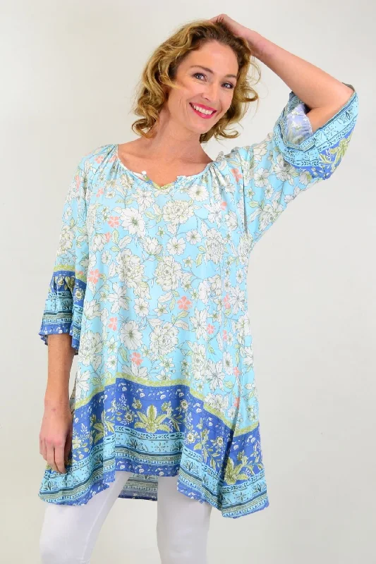 Tree Carnations Light & Pretty Tunic Top